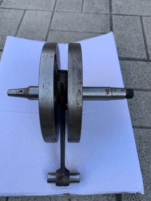 Колінвал ява 250 новий чехословакія