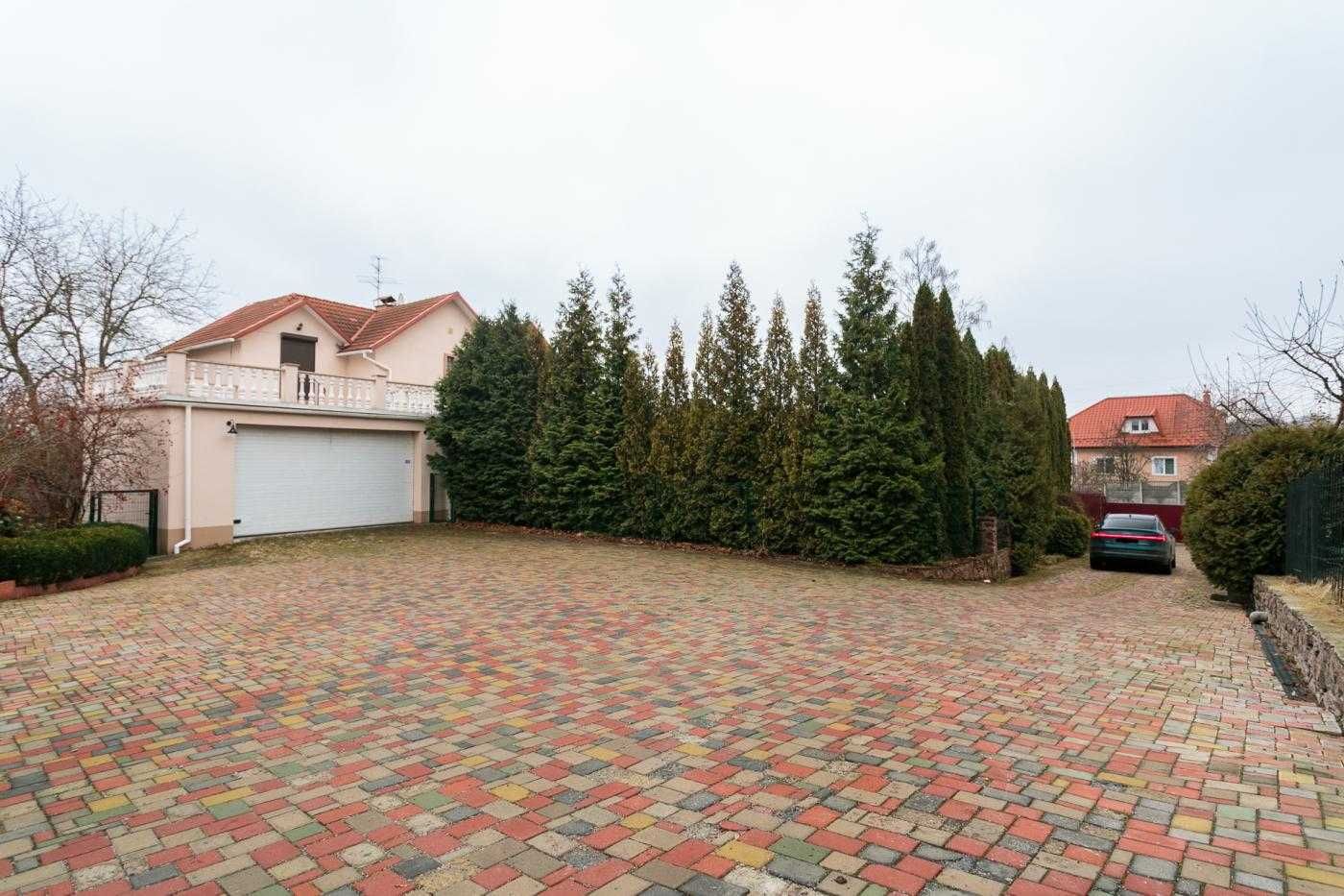 Будинок з басейном в с. Великі Дмитровичі, Новообухівська трасса