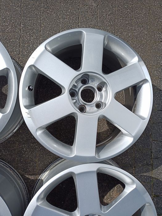 17" Audi A4 S4 8E0 Małysz S-Line VW Sharan Golf Gti VI Eos Caddy Skoda