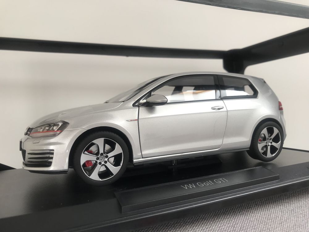 Модель Volkswagen Golf 7 GTI, 1:18 (GTE, GTD, Norev)