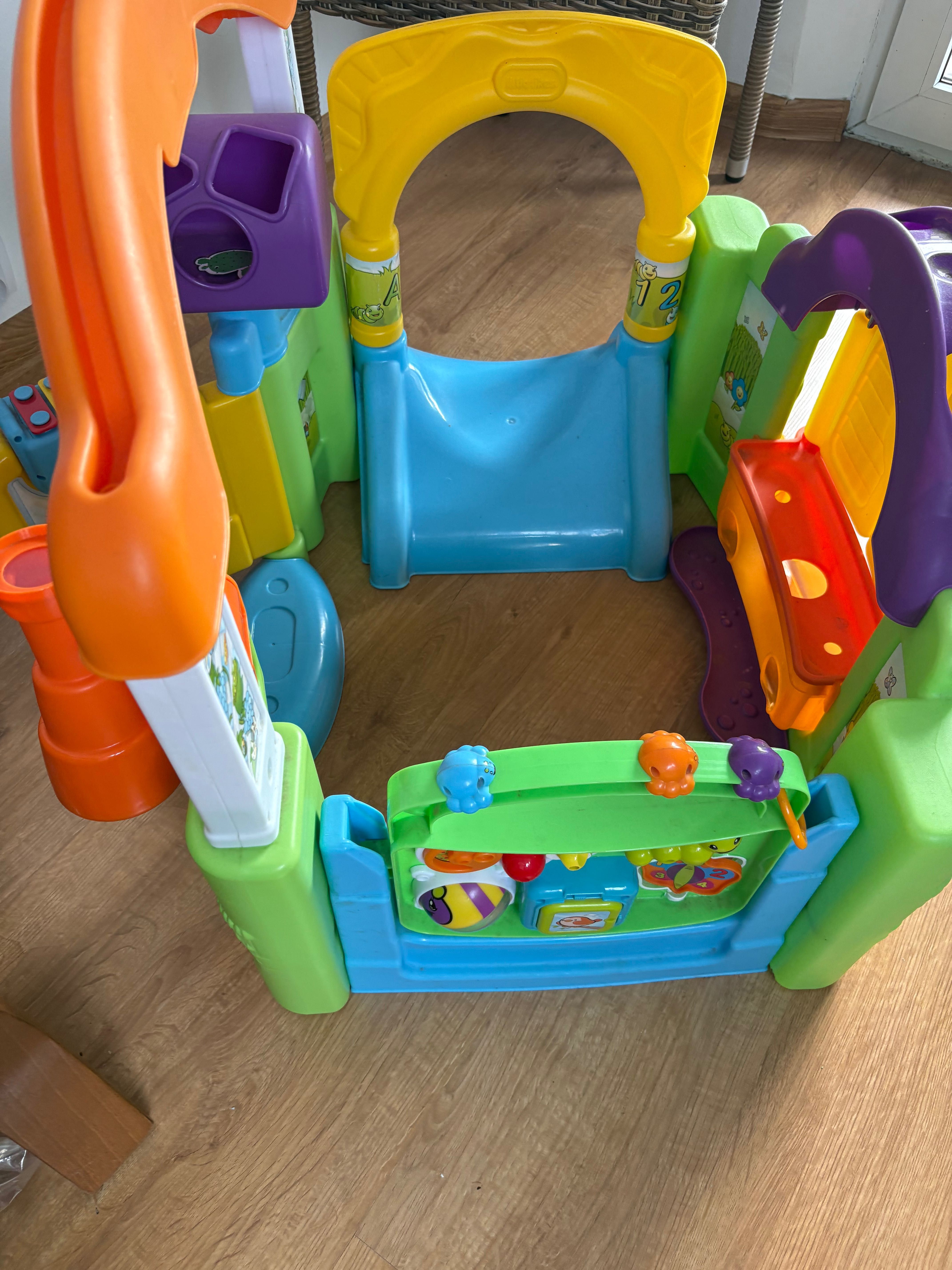 Domek Little Tikes