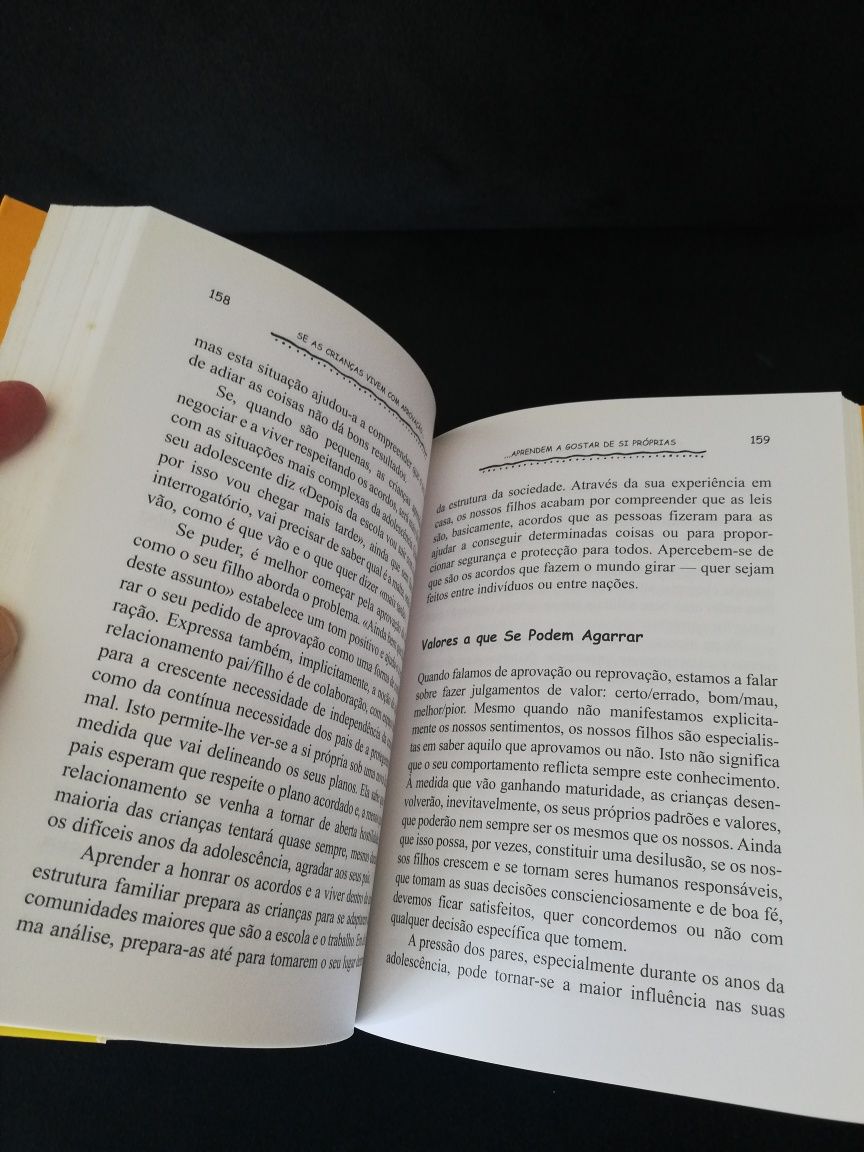 Livrolivro "As crianças aprendem o que vivem"