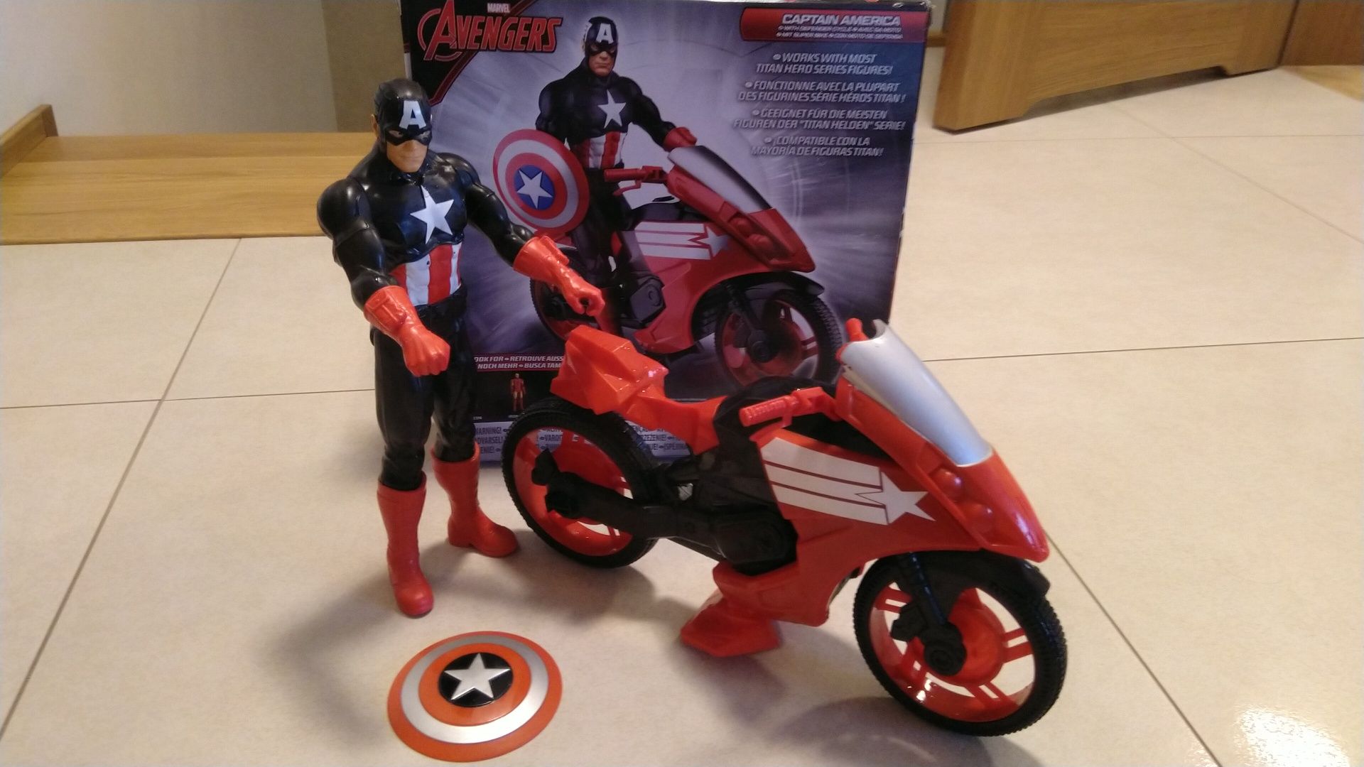 Avengers Captain America na motorze