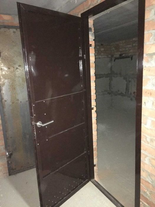 Продам залізні двері. Металеві двері. Двері в підвал