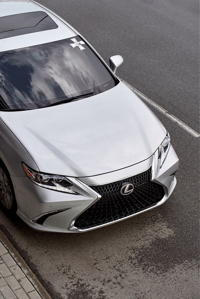 Продам Lexus ES300h 2,5 газ/бензин/гібрид 2014р обслужений, рест look