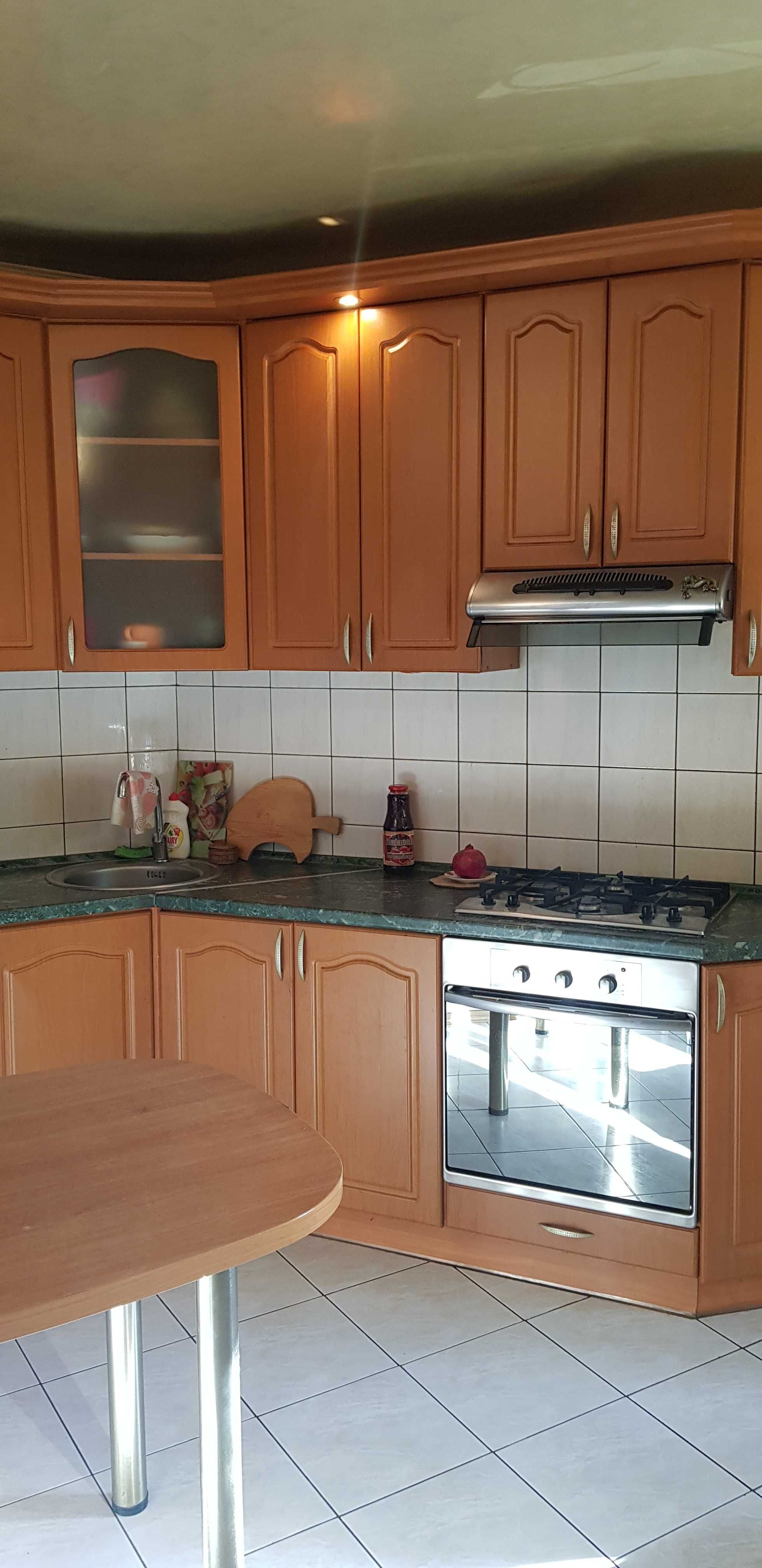 Продам квартиру м.Гагарина