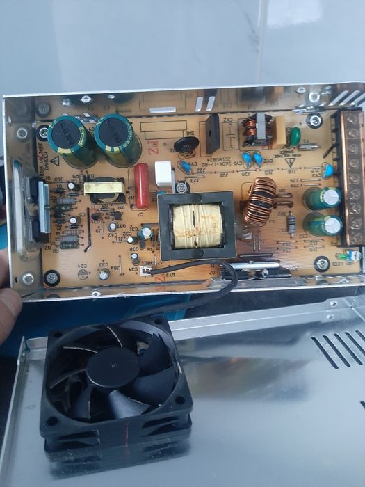 Блок живлення 12в 33.3а.