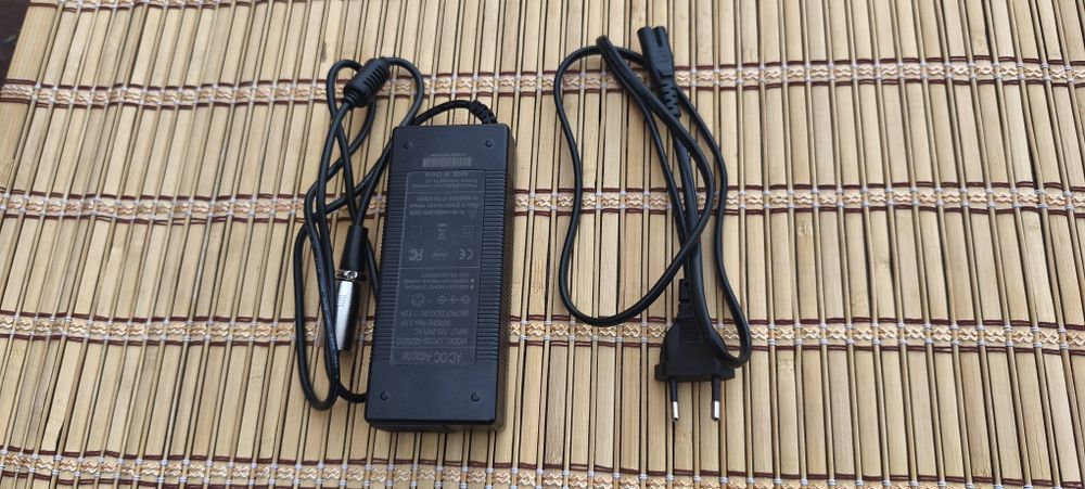 Ładowarka do Hulajnogi Elektrycznej