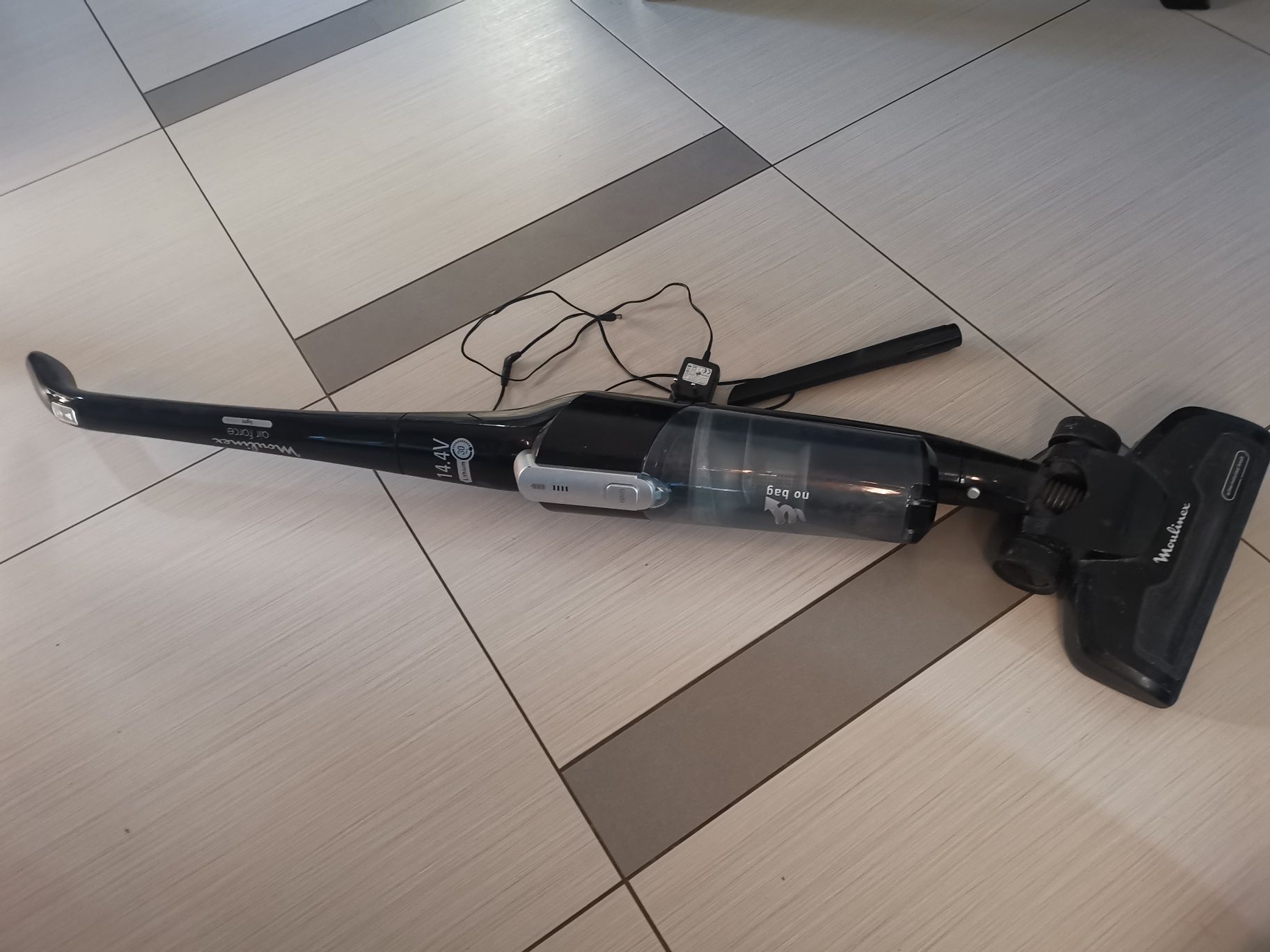 Odkurzacz akumulatorowy Moulinex air force light 14,4V