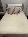 cama de casal branca