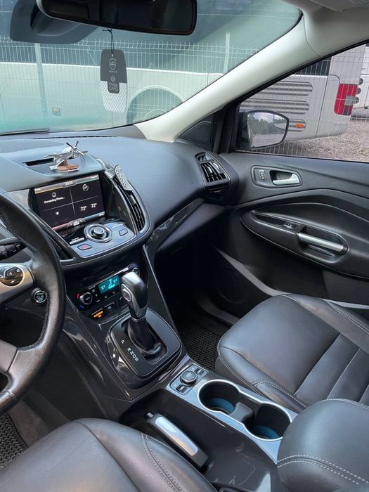 Продам форд ескейп