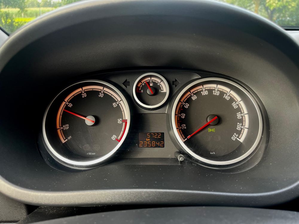 Opel Corsa D 1.3 CDTi 95 km