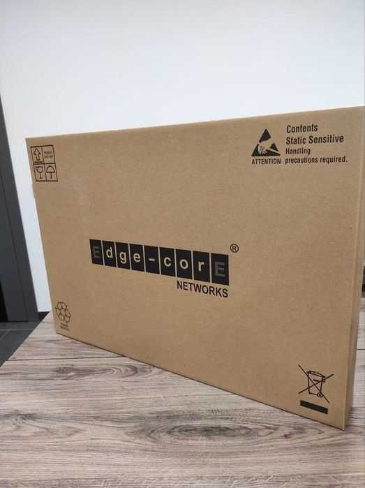 Комутатор Edge-Core ECS4610-24F