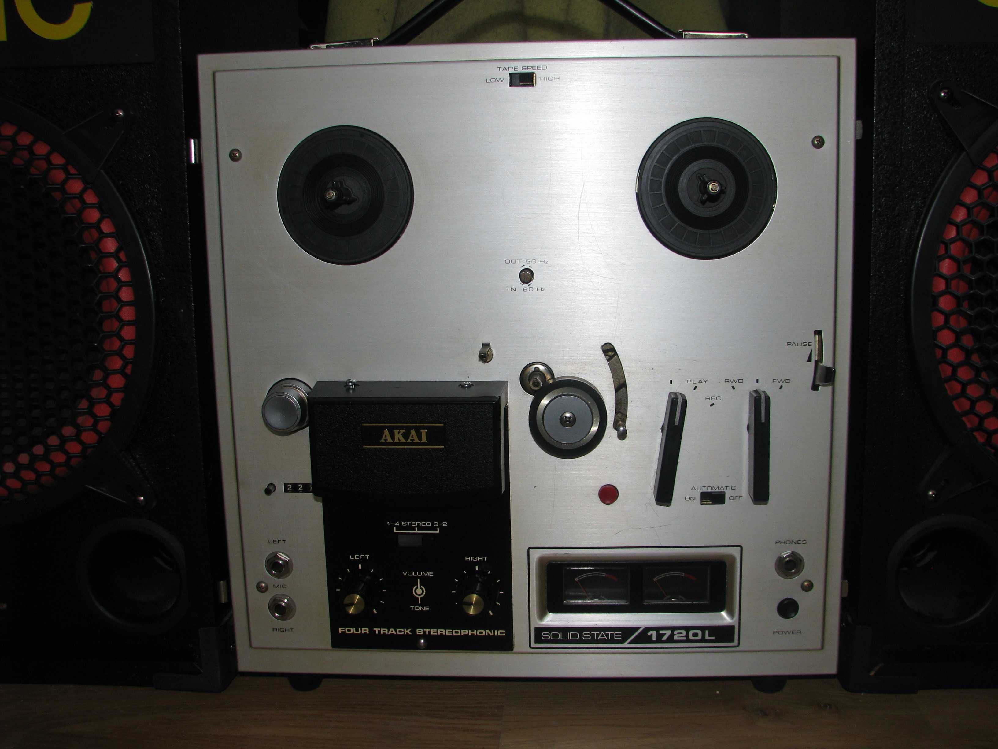 Magnetofon Akai 1720L ze wzmacniaczem i głośnikami