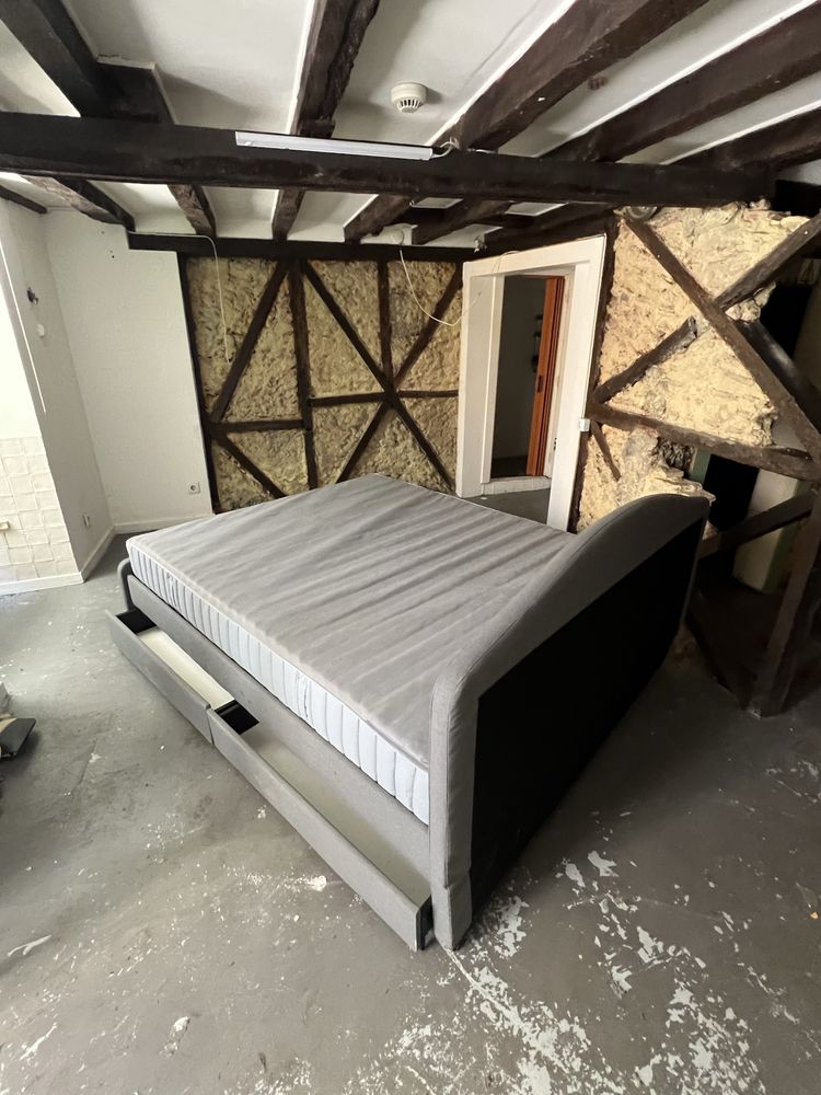 DESOCUPAR Cama, colchao, termoacumulador, vitrocerami