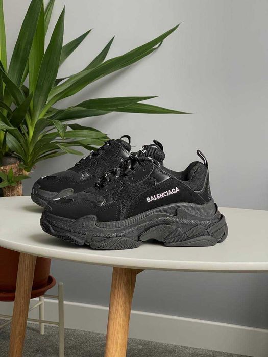 Кросівки Balenciaga Triple S V1 Black/White premium