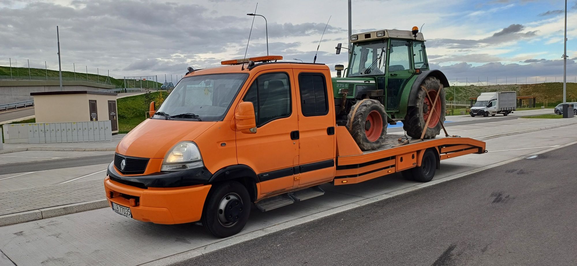 TRANSPORT maszyn rolniczych budowlanych ciągników kombajnów Laweta