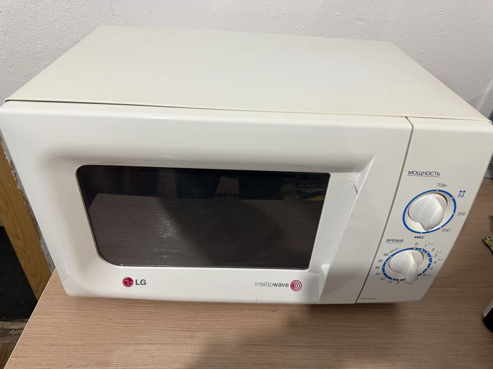 Микроволновна LG MS-2022G/01