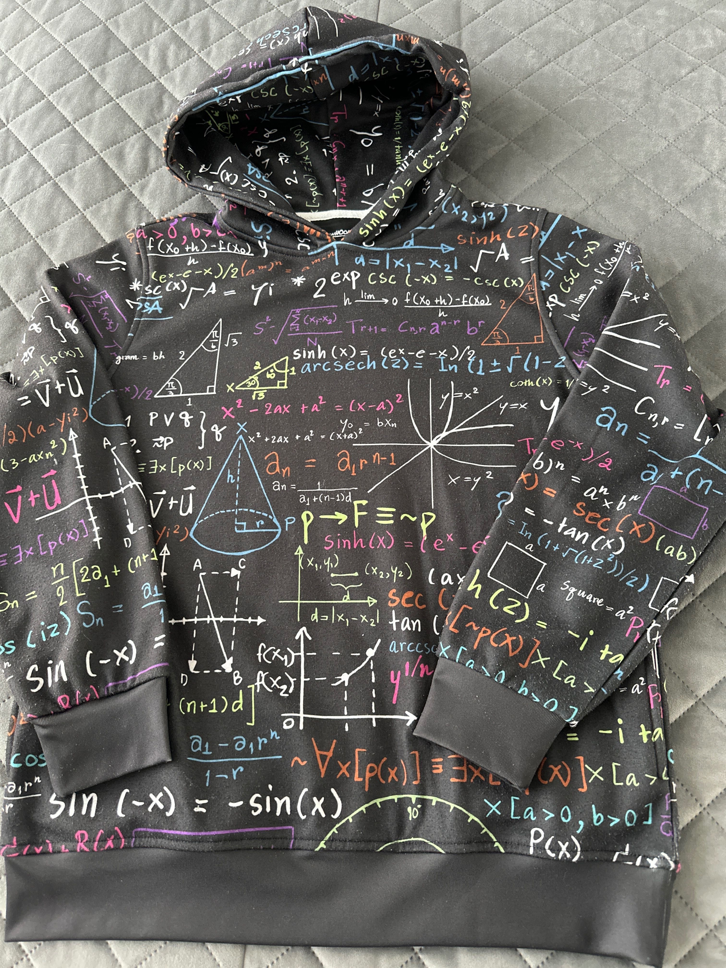 Bluza matematyczna, rozmiar 152 cm.