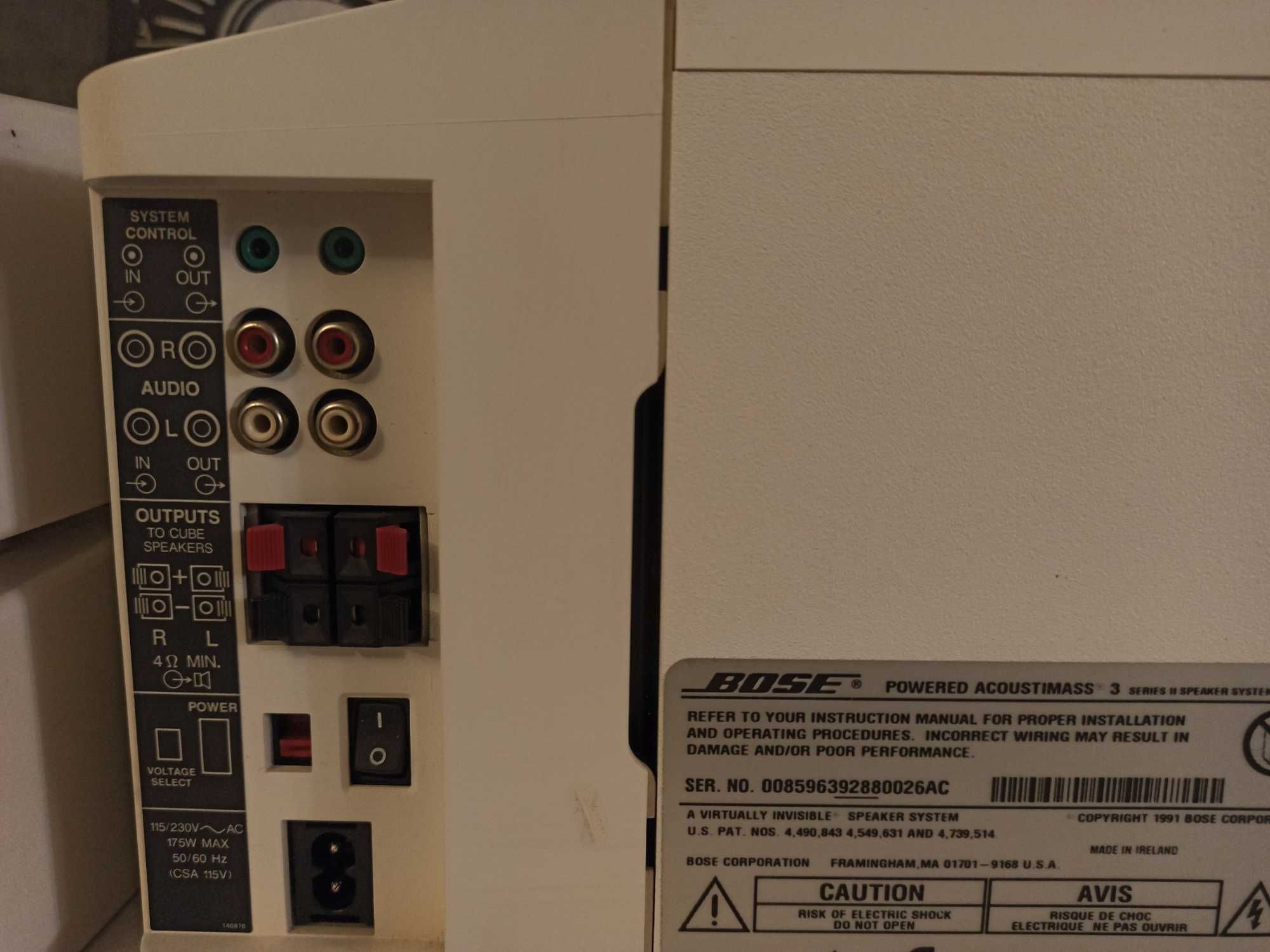 Kolumny BOSE Powered Acoustimass 3 Series II + BOSE CUBE SYSTEM AM-5