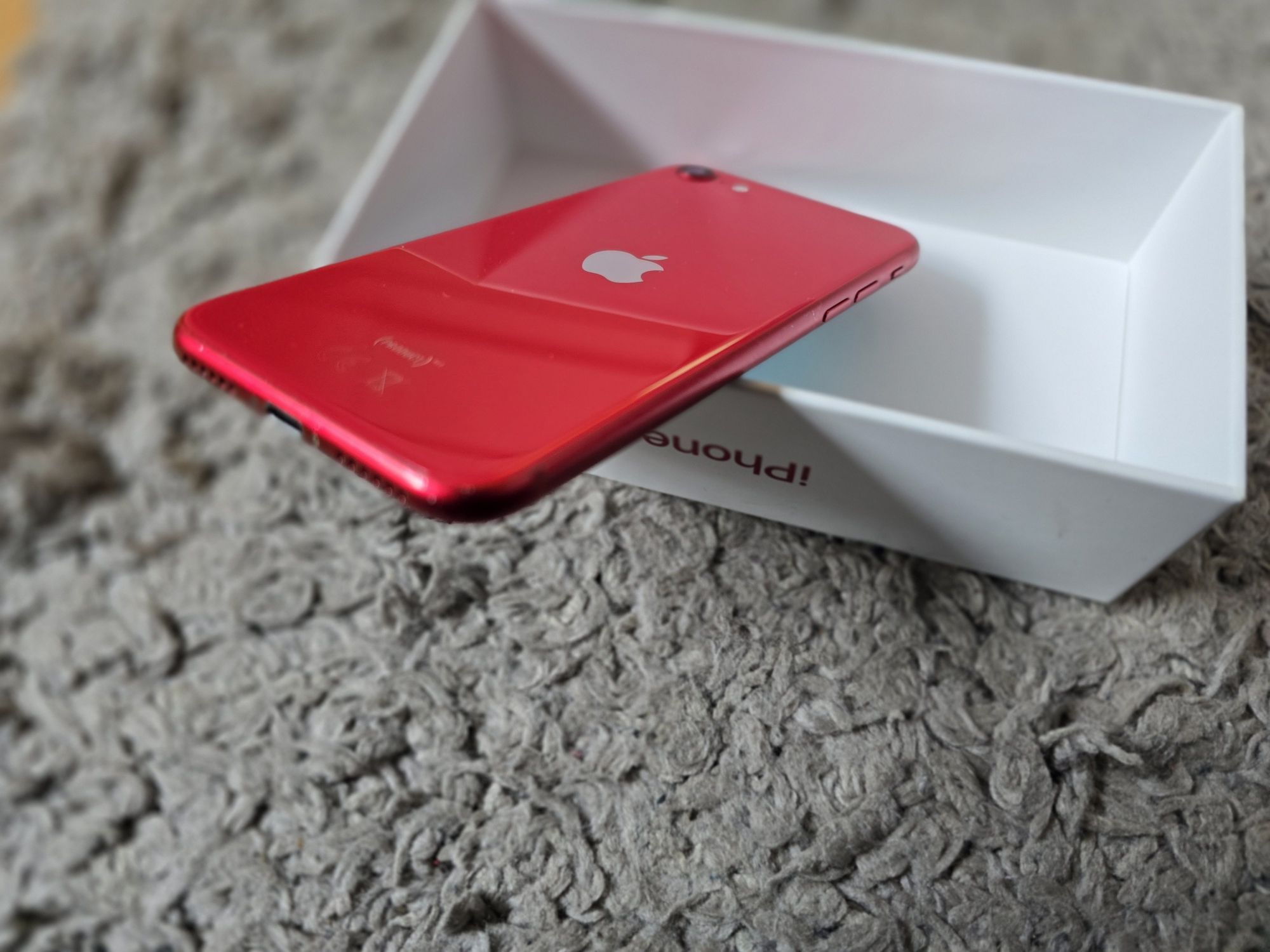 iPhone SE 2 2020. W pełni sprawny. Bez blokad