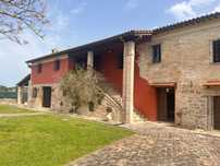 Umbria, okolice Perugia, kamienny dom po remoncie