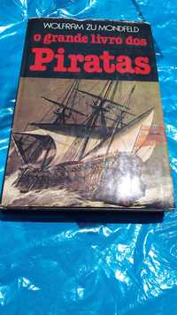 O grande livro dos piratas