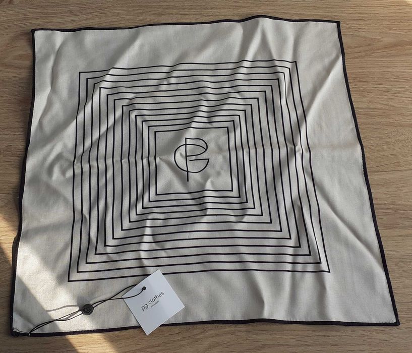 Chustka PG Clothes apaszka nowa z metką nowa mała apaszka 42x41 cm