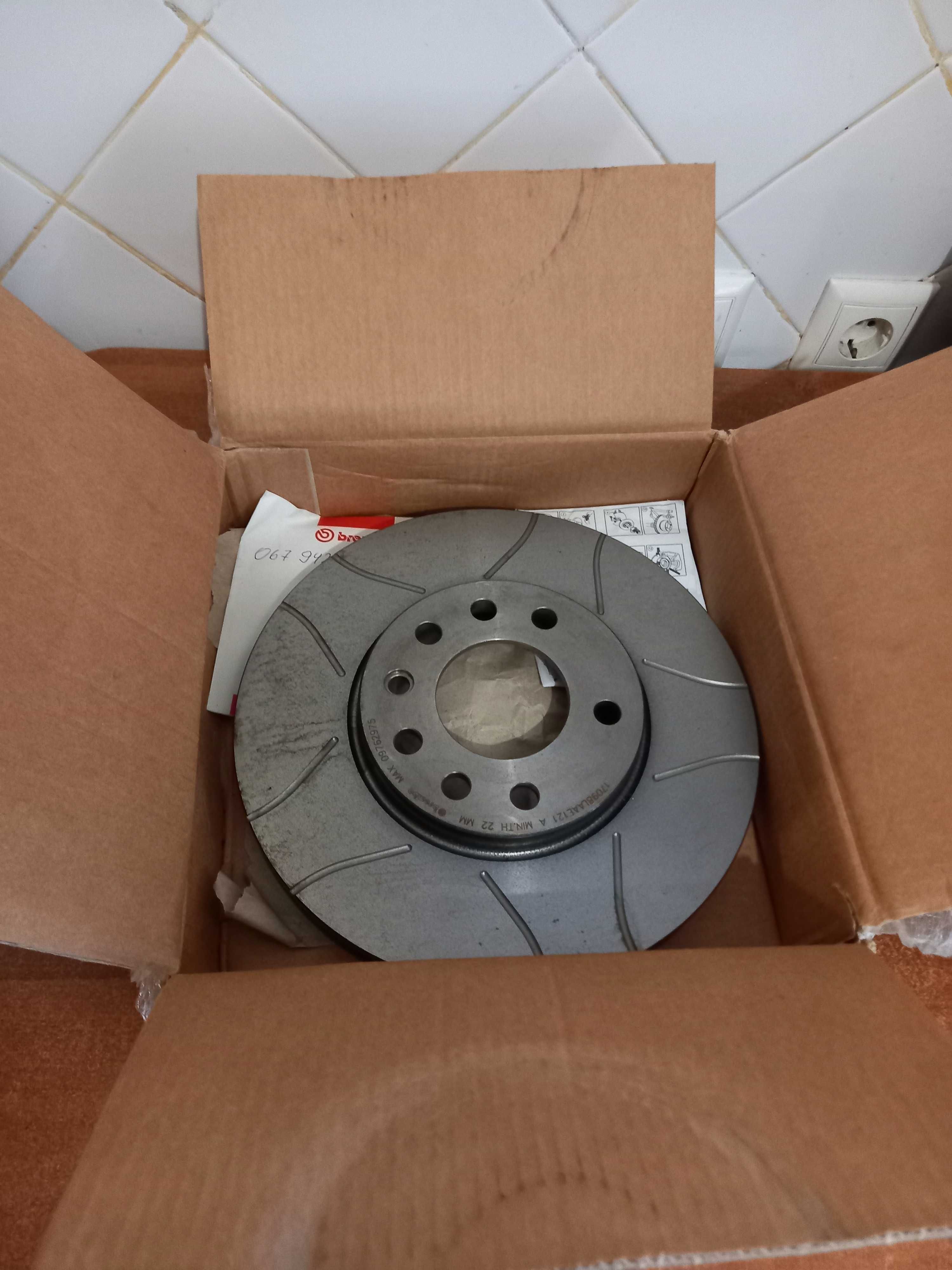 Диск тормозной передний BREMBO (Италия) 09.7629.75