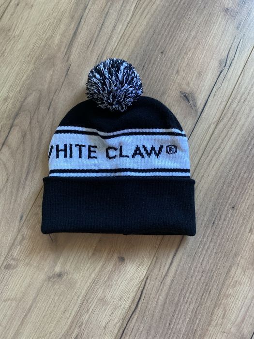 Czapka z pomponem White Claw