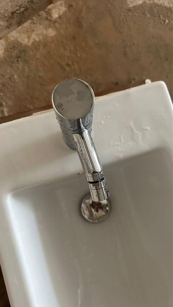 Bidé suspenso Sanindusa com torneira Ofa- Como novo!