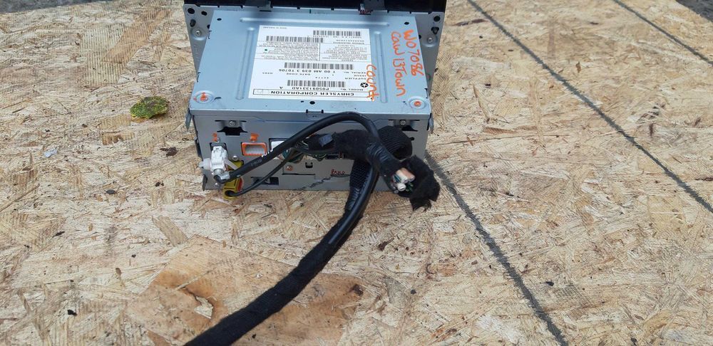 RADIO Chrysler Voyager Dodge Caravan Ram 11-19r