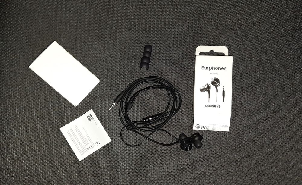 Навушники Samsung і  HP H3100