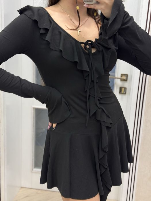 Неймовірно красиве інстаграмне плаття з рукавами кльош