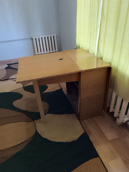 Стол книжка продам