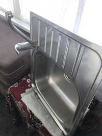 Мийка на кухню з нержавіючої сталі