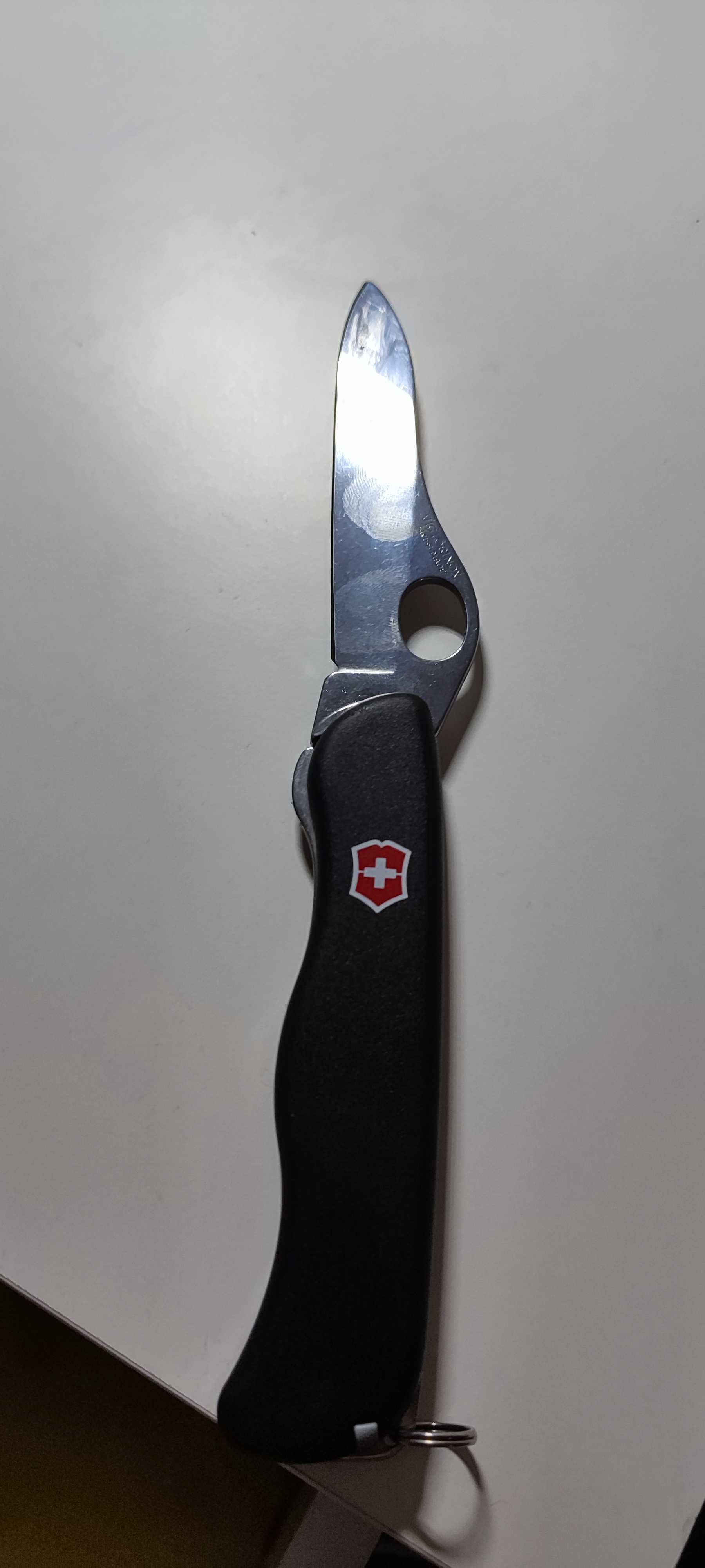 Victorinox One hand