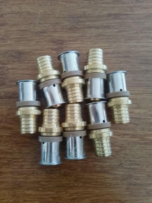 Kan Złączka 16x2 na 18x2 Redukcja na AluPex - 8szt