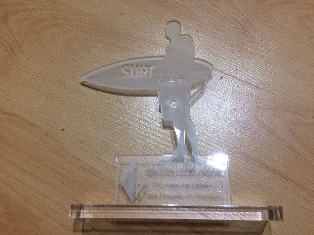4 estatuetas / taças / trofeus