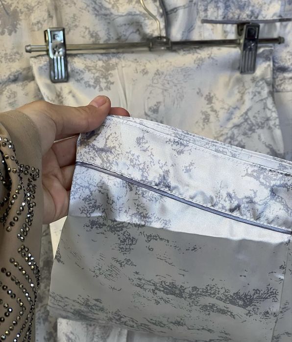 Шовкова піжама голуба домашній комплект з трендовим принтом, як ivina