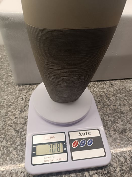 Jarra Alta. Porcelana Moderna. Preta e Cinza