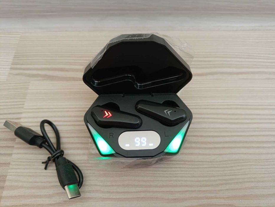 Бездротові навушники TWS - Х15 - у кейсі-павербанку (є нюанс)