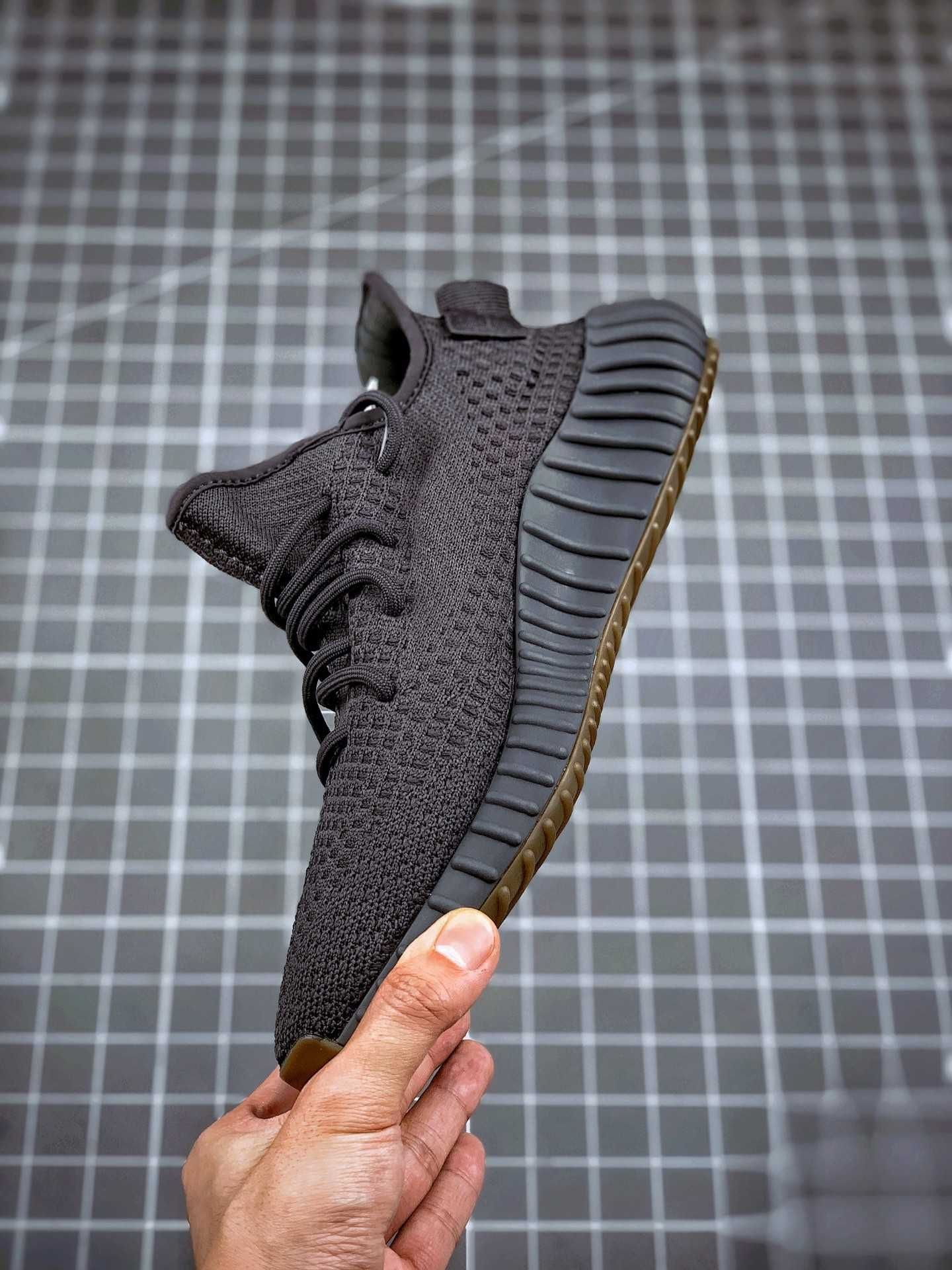 Buty męskie adidasYeezy Boost 350V2 Cinder nowy z metką R.40