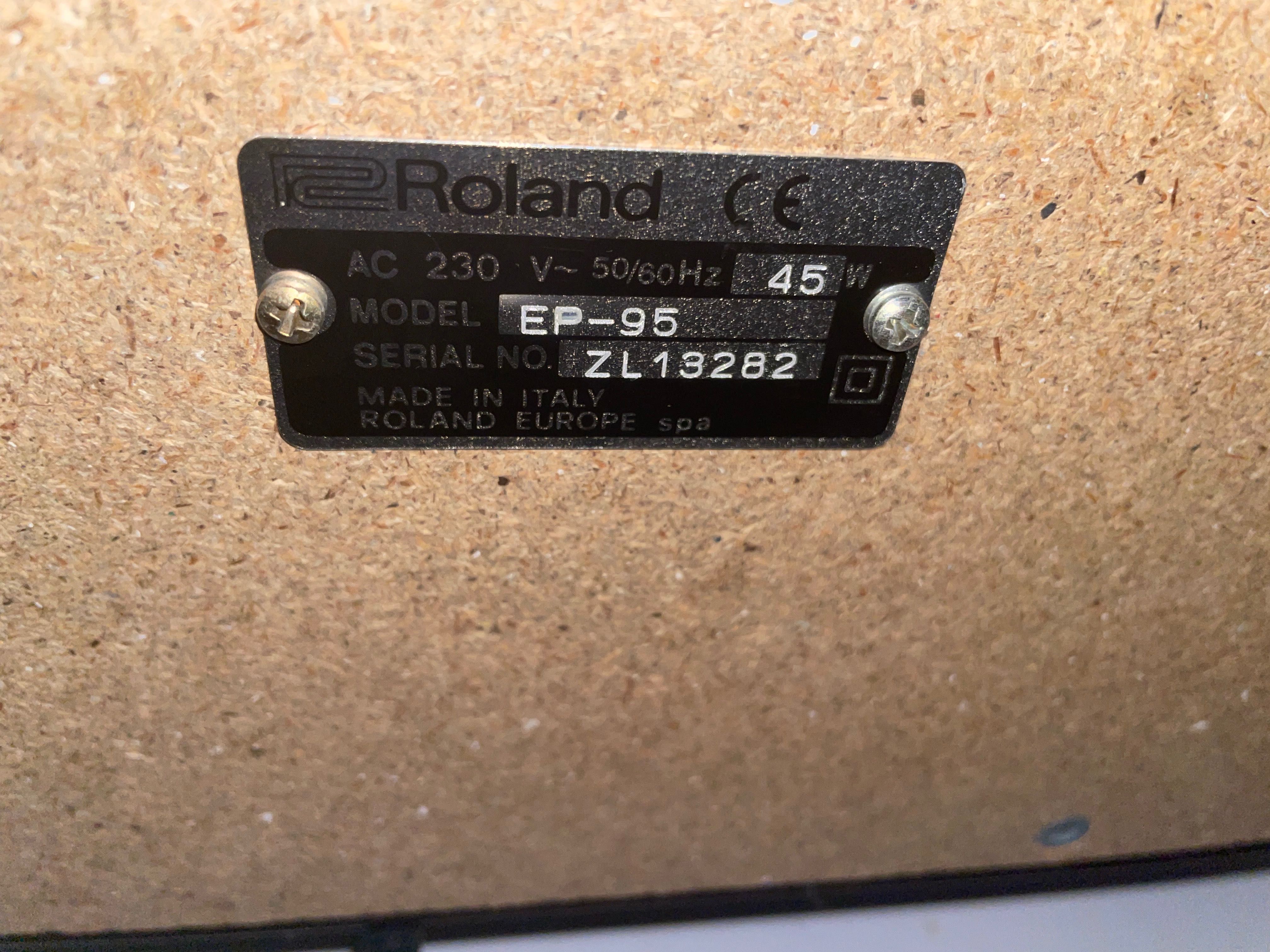 Piano Roland EP-95