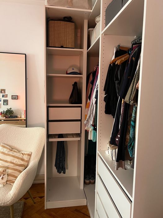 Roupeiro de canto IKEA