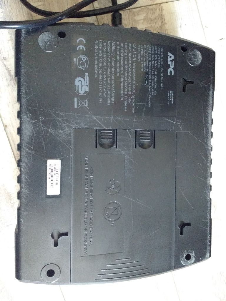 Zasilacz awaryjny ups APC es 550