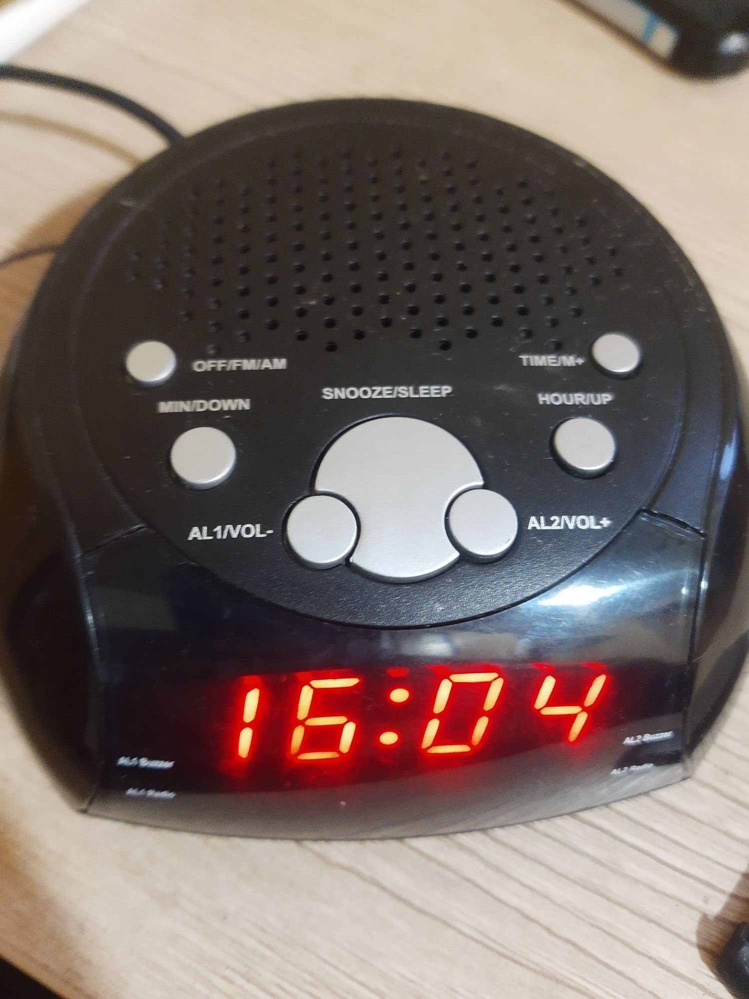 Часы электронные с fm Tesco cr-106r