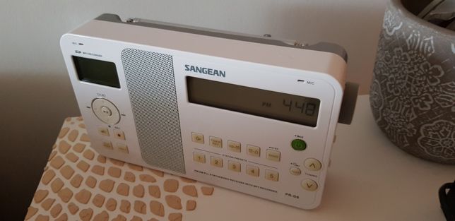 Radio Sangean model PR-D8