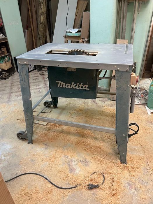 Serra de mesa makita