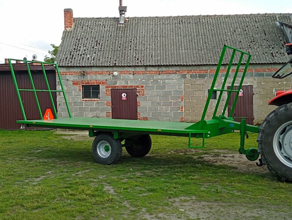 Przyczepa do przewozu balotów bel słomy/siana jednoosiowa